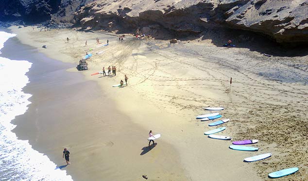 Widok z lotu ptaka na plażę La Pared na Fuerteventurze